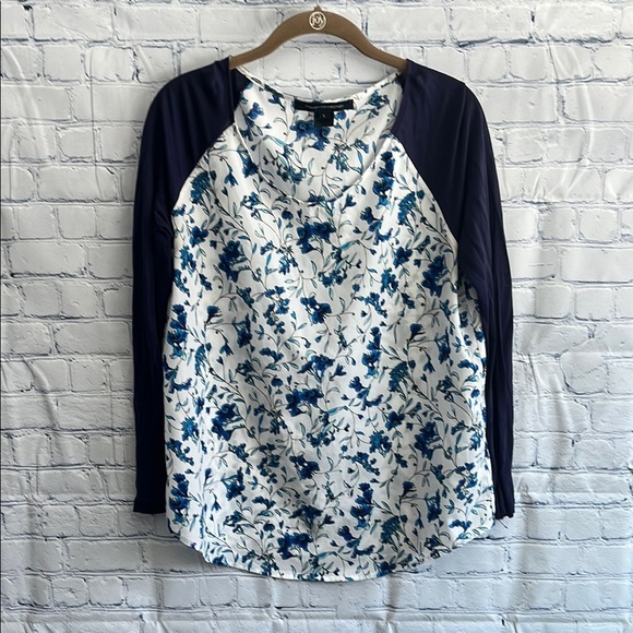 French‎ Connection Floral Blue and White Women's long sleeve Top size large - Picture 1 of 4